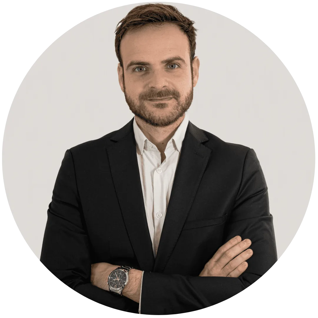 Alberto — Fundador y Director de Operaciones